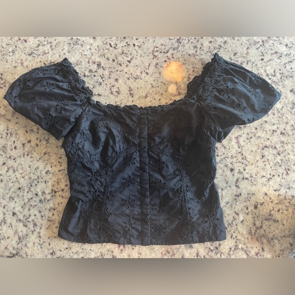 GAP Tops - Women’s gap 100% cotton, black eyelet cold shoulder corset top size small